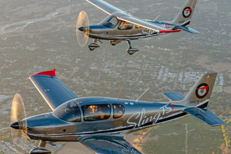 Two sling TSi and Sling HW flying 